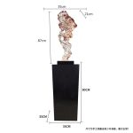 Modern creative abstract crafts sculptures, transparent resin ornaments in the entrance hall, floor to ceiling living room soft decoration, high-end atmosphere