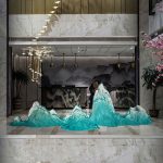 Transparent resin rockery sculpture imitating glass handicrafts, hotel lobby landscape, large mountain shaped ornaments, floor installation