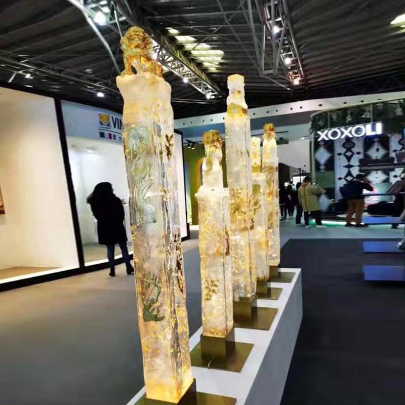 Transparent gold foil lion landing ornament Pixiu tie horse stake pillar Hotel sales office Villa wealth attraction Town house sculpture