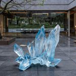 Transparent resin crystal simulation ice cone ornament, shopping mall, amusement park, snow mountain scenery, luminous ice pillar sculpture decoration