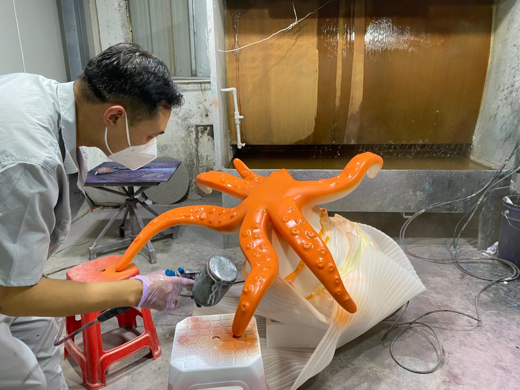 Direct Factory vs. Trading Company: Which is Best for Sourcing Resin Art ?（images 1）