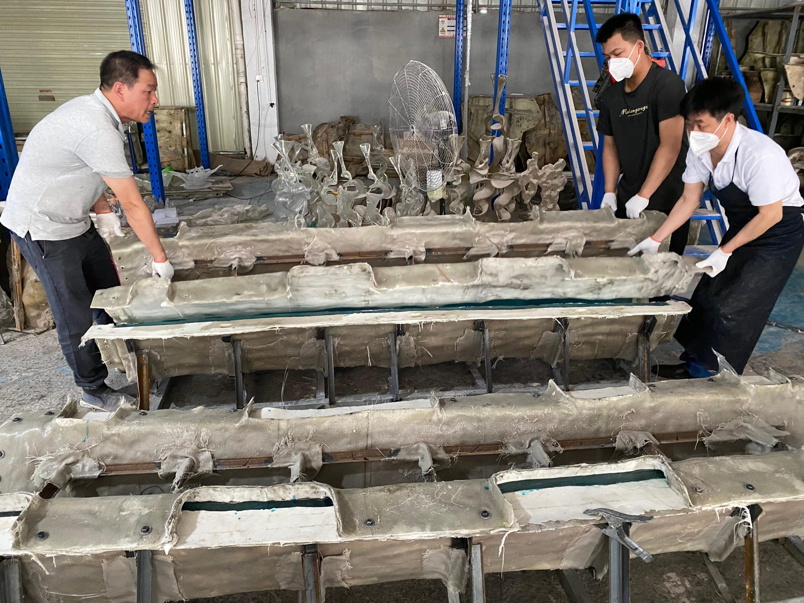 DISASSEMBLE THE MOLD