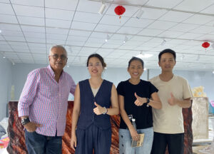 Dubai Client Visits Factory for High-End Resin ...